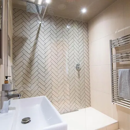 Apartment Entire 1 Bed - Number 39 - The Cosy Collection Ltd *