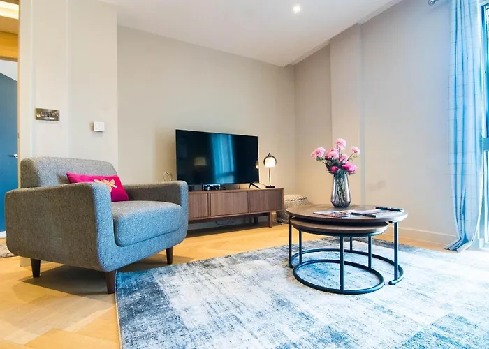 Entire 1 Bed - Number 39 - The Cosy Collection Ltd