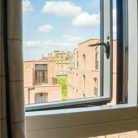 Entire 1 Bed - Number 39 - The Cosy Collection Ltd